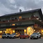 Hubertushof 3*