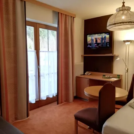 Hubertushof Konukevi 3*